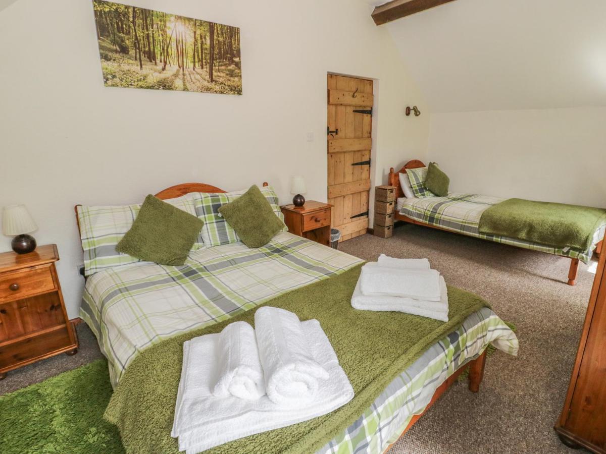 Villa Penrhyddion Ucha Capel Garmon Esterno foto